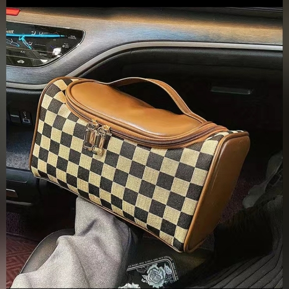 SALE! Brown Damier Checkerboard Cosmetic Toiletry Travel Luxury Leather Bag Case - Picture 10 of 10